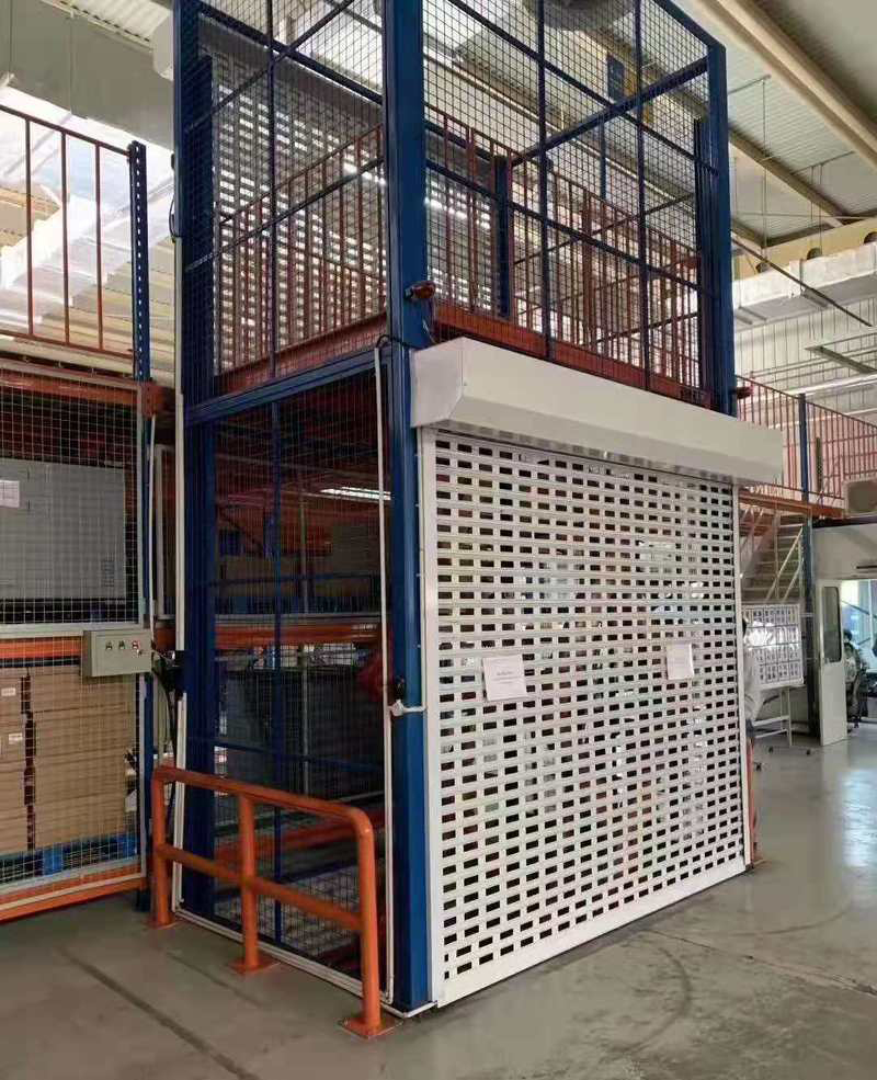 導軌式升降平臺